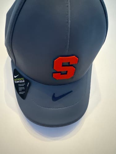 New Nike Shield Hat / Syra