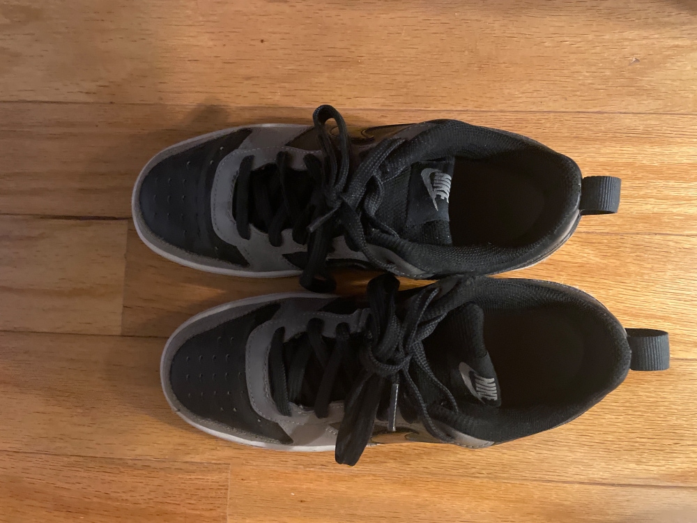 Nike shoes Size 5