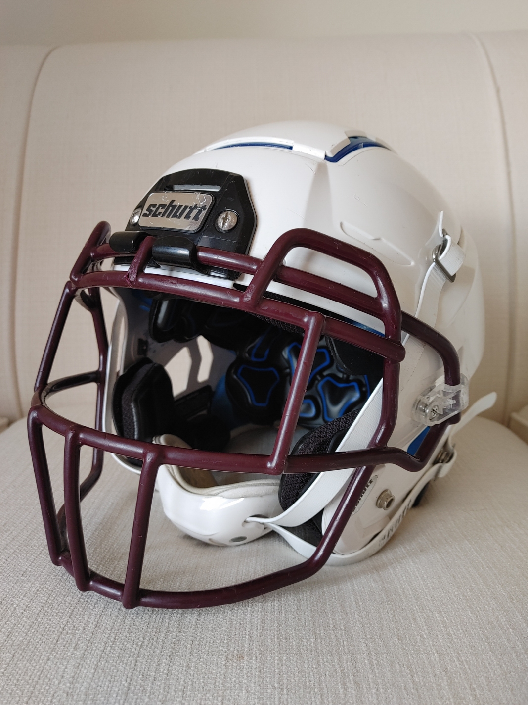 Schutt F7 VTD Football Helmet - Adult LARGE White