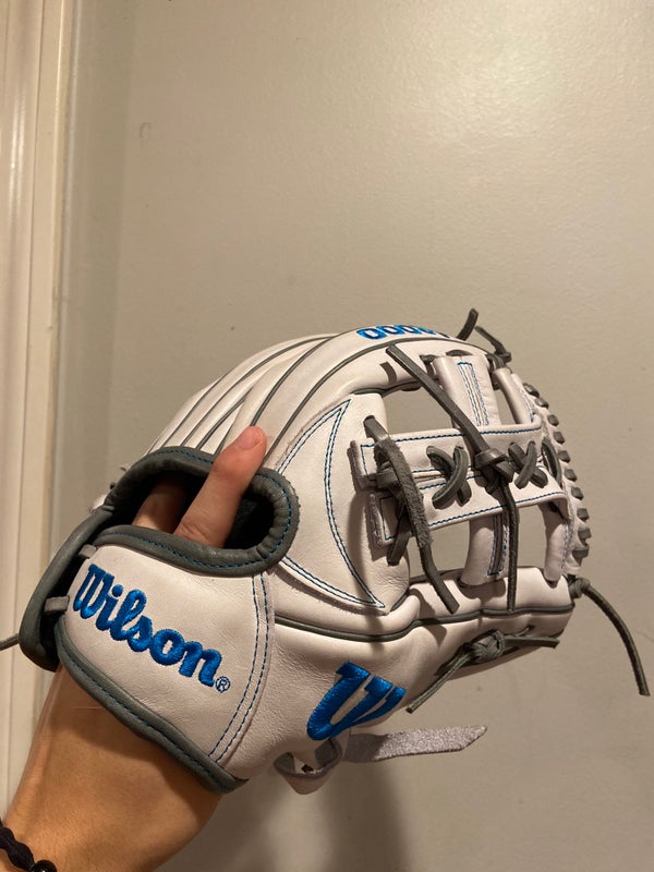 Used Infield 12" A2000 Baseball Glove SidelineSwap