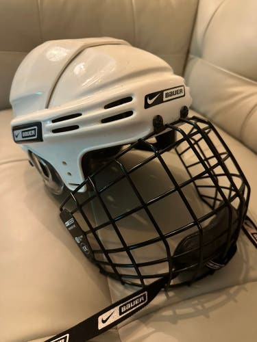 Used Small Bauer NBH5500 Helmet White XS-S