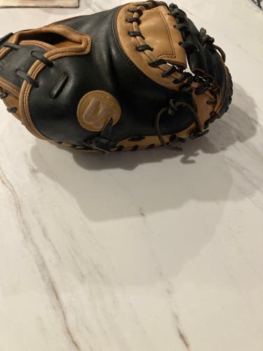 Wilson Catcher's Mitt- A2000 33” Baseball Glove