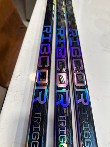 3 Sticks NEW Dressed CCM Ribcor Trigger 7 RH 85 Flex P29 Dressed Pro Blackout sticks.