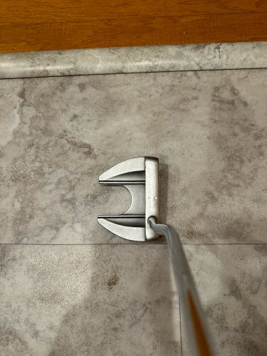 Odyssey LH white hot RX V Line Fang Putter