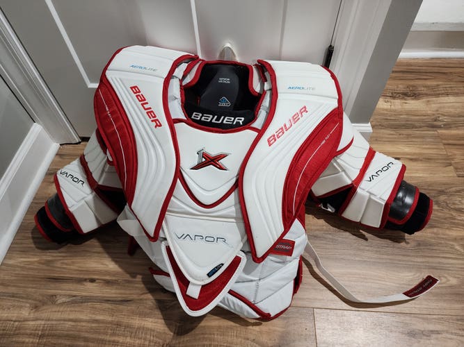 Used Medium Bauer Vapor 1X Goalie Chest Protector Pro Stock