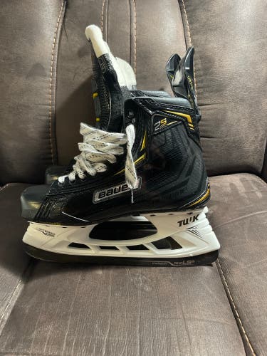 Used Bauer Regular Width  8 Supreme 2S Pro Hockey Skates