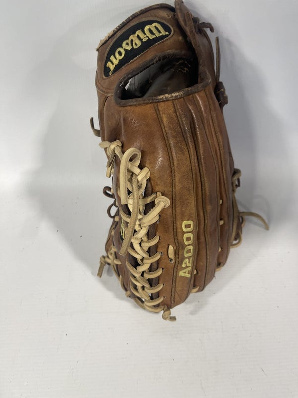 Used Wilson A2000 12 3 4" Fielders Gloves