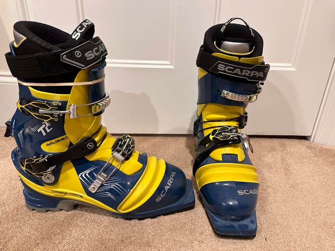 Used Scarpa T2 Ski Boots