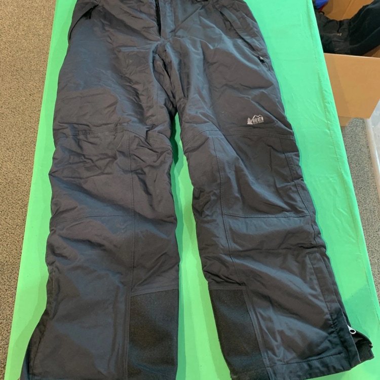 Used REI Youth Medium Black Ski Pants