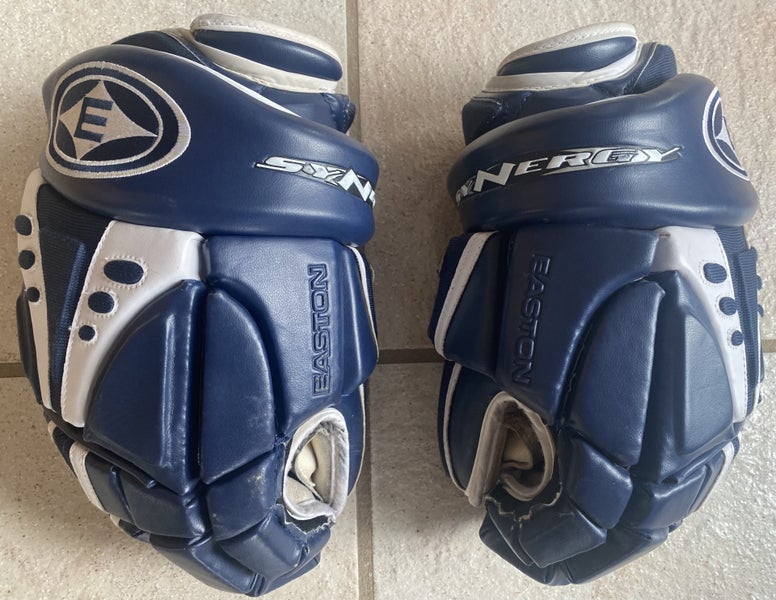 Used Easton Synergy 1300 Gloves 14" - Senior