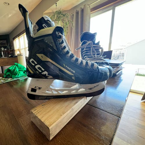 CCM AS-V Pro Hockey Skates Tappered Size 6.5. 3pairs Of Step Steel 2 Black 1 Vsteel
