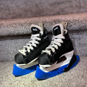 Used CCM 6 Rapide Hockey Skates And Guards