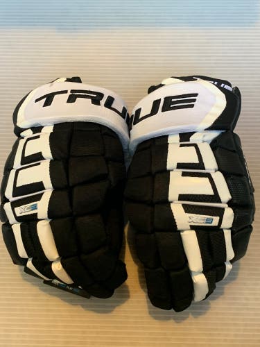NEW- True 11” Gloves XC9