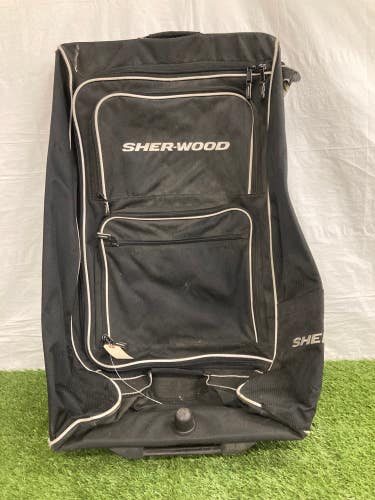 Used Sherwood Wheeled Bag