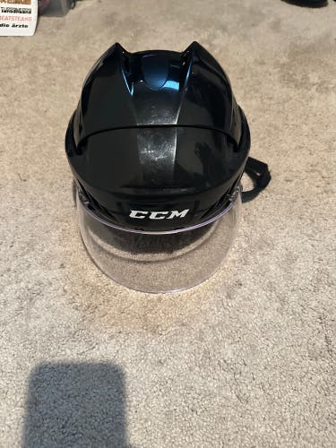 Used Large CCM FL40 Helmet