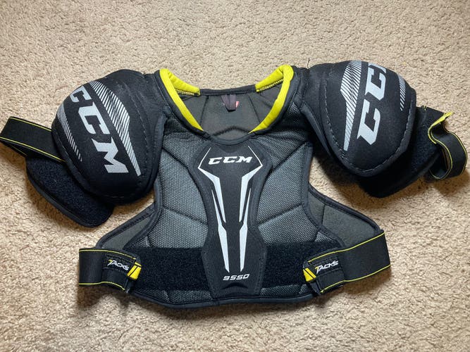 Used Junior Large CCM  Tacks 9550 Shoulder Pads