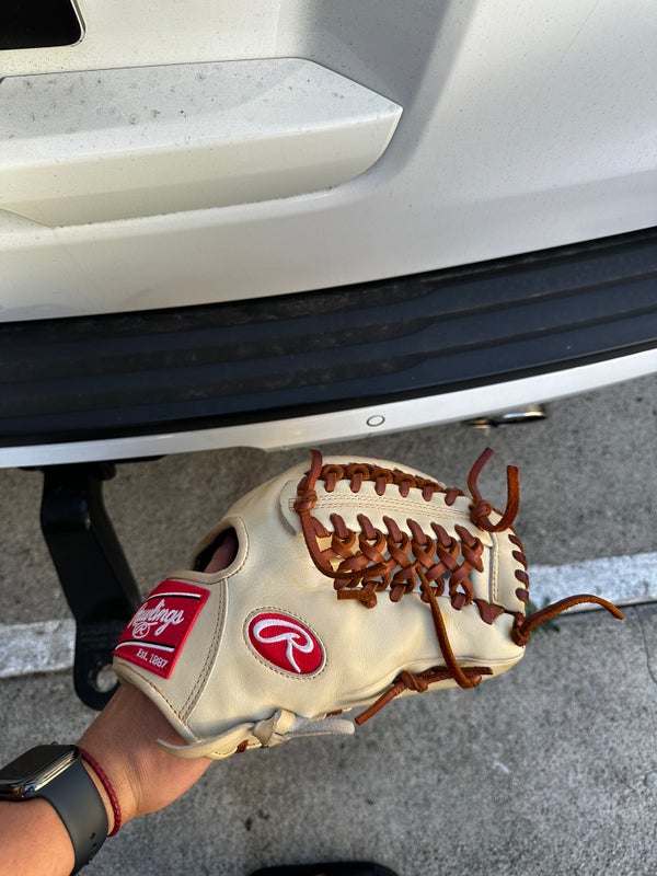 Pitcher's 11.75" Heart of the Hide Baseball Glove