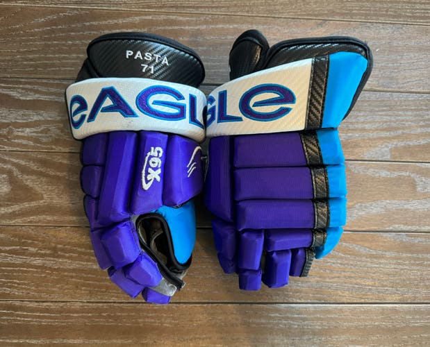 Eagle 13" Custom X95 Gloves
