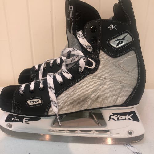 Reebok 4K size 9.5 hockey skates