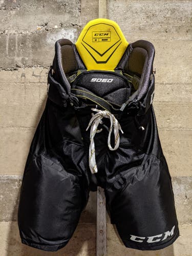 Senior Medium CCM Tacks 9060 Hockey Pants