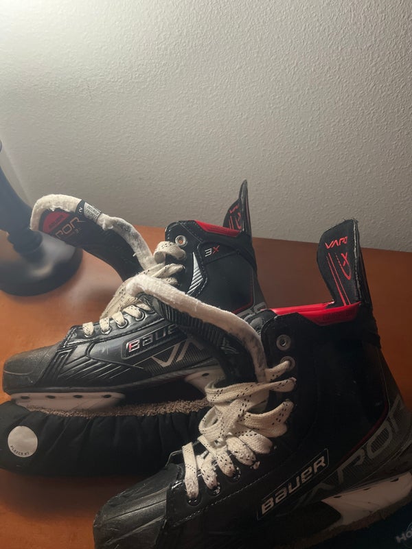 Used Bauer  9.5 Vapor 3X Hockey Skates