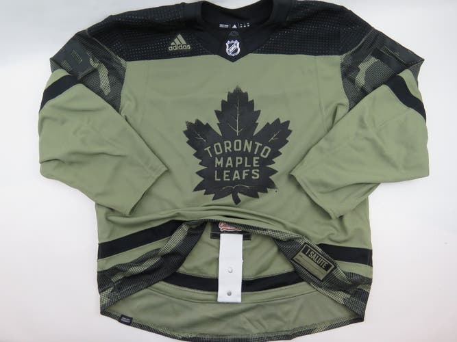 Team Issued Toronto Maple Leafs Military Night Warm Up NHL Hockey Jersey Size 56 Camo #18 BENN