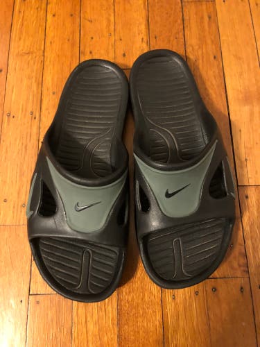 Nike Side sandals