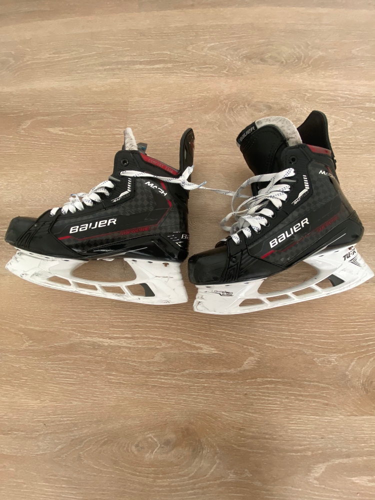 Used Bauer Regular Width  Pro Stock 8.75/9 Supreme Mach Hockey Skates