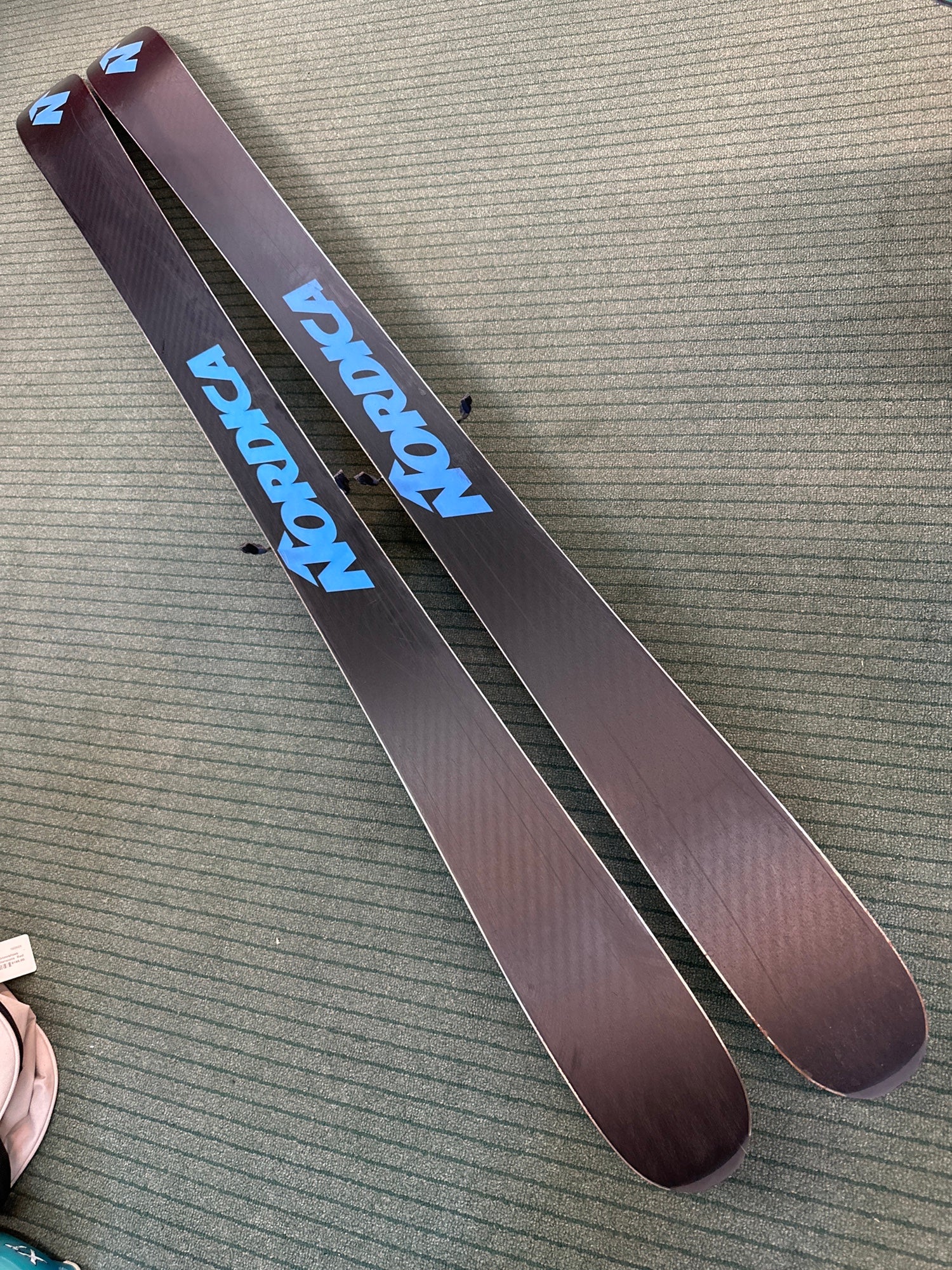 185cm Nordica Enforcer w/ Marker Griffon 13 Bindings 
