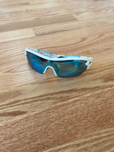 Used Adult One Size Fits All Sunglasses
