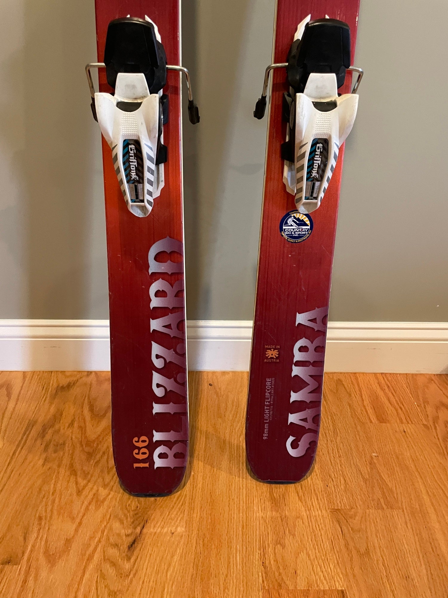 2015 Blizzard Samba Skis - Women's (166) With Marker Griffin