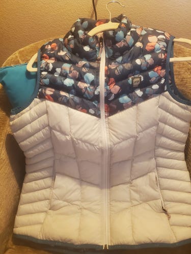 White Women's Adult Used Large Vest