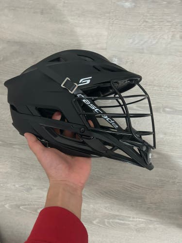 Player's Cascade S Helmet