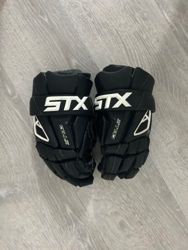 New Player's STX Cell IV Lacrosse Gloves