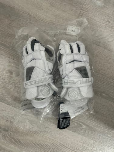 New Player's Maverik Medium M5 Lacrosse Gloves