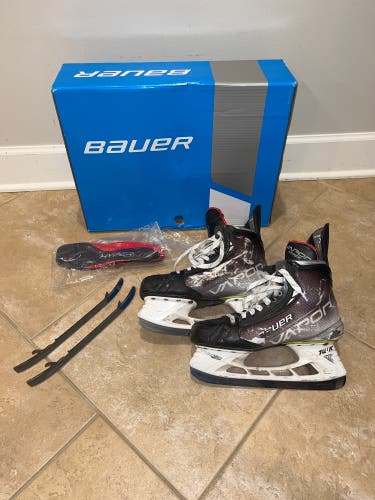 Used Bauer Regular Width   8 Vapor Hyperlite Hockey Skates