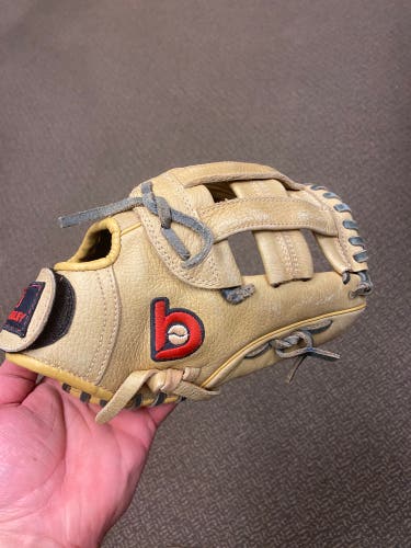 Bradley Igniter 11” Youth RHT Baseball Glove