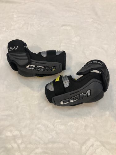 New SR Medium CCM Pro Elbow Pads