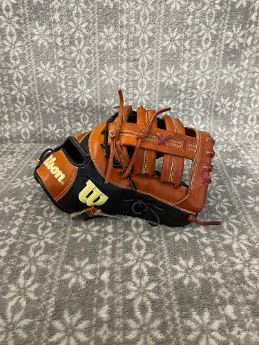Used Right Hand Throw Wilson 12.5'' 1620 A2000 SuperSkin Series First Base Mitt w/ Spin Control