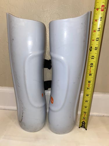 Used POC Unisex Classic Shin Guard