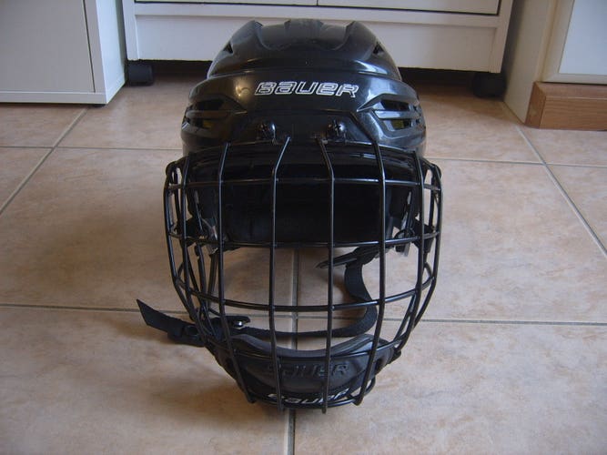 Great Condition Bauer Re-Akt 95 Hockey Helmet sz Small Black w/Bauer Profile Cage