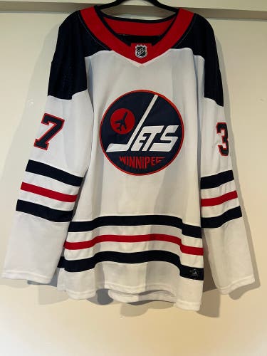 Winnipeg Jets Hellebuyck