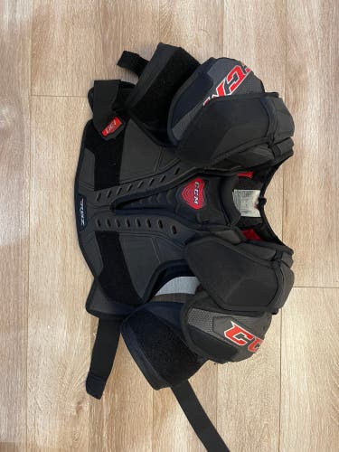 Used CCM RBZ 130 shoulder pads senior Medium
