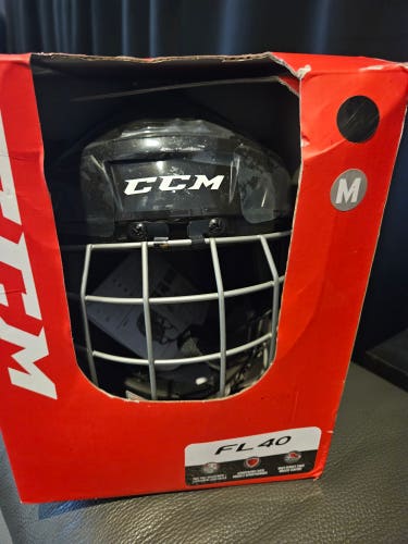 New Medium CCM FL40 Helmet
