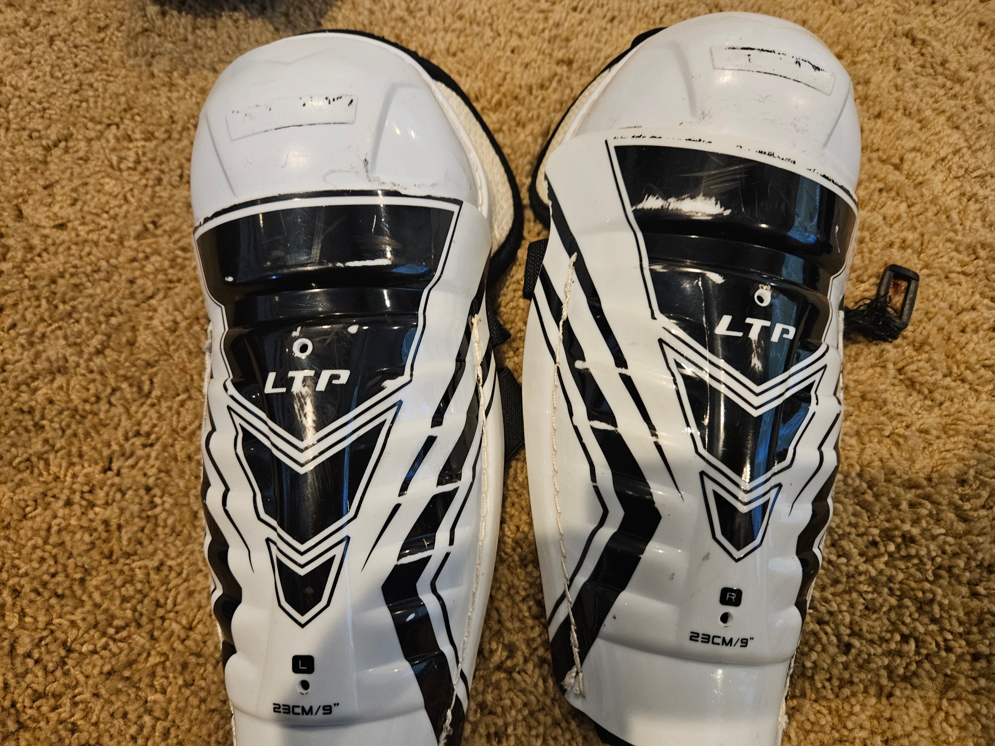 Youth Used CCM LTP 9" Shin Pads