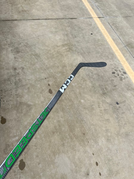 Senior Right Handed P28 JetSpeed FT6 Pro Hockey Stick