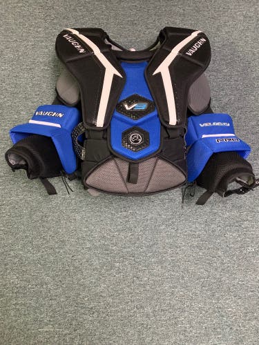 New Medium Senior Vaughn Velocity V9 Pro Goalie Chest Protector