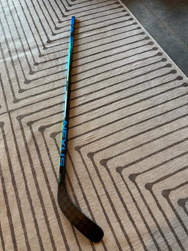 Senior RH P88 Bauer Nexus Geo Hockey Stick