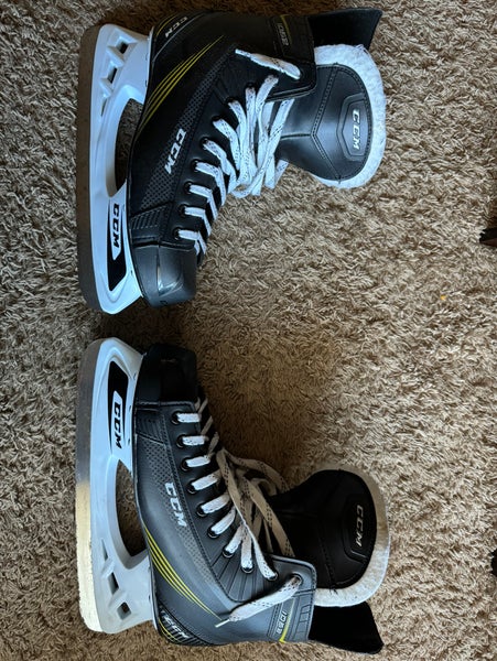 Used CCM Regular Width 11 Tacks 1052 Hockey Skates