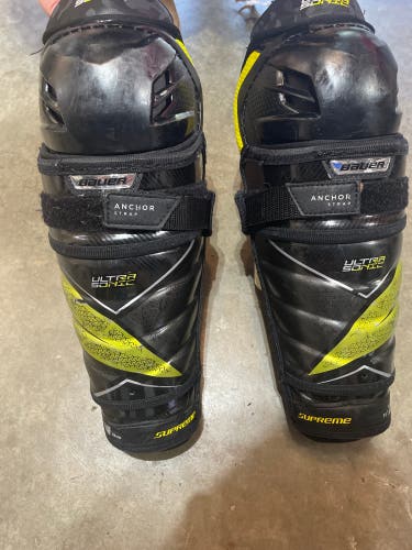 Used Bauer 11" Supreme ultrasonic Shin Pads